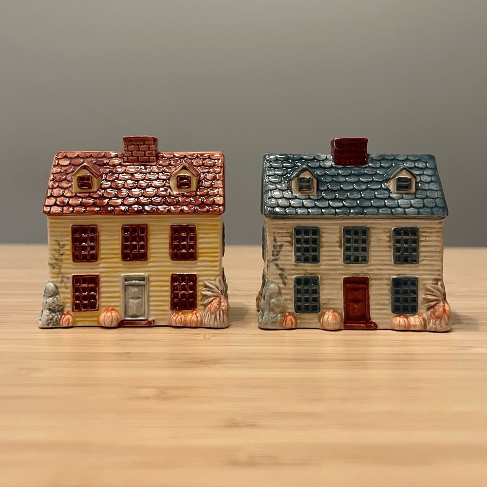 Vintage Hallmark House Salt & Pepper Shakers